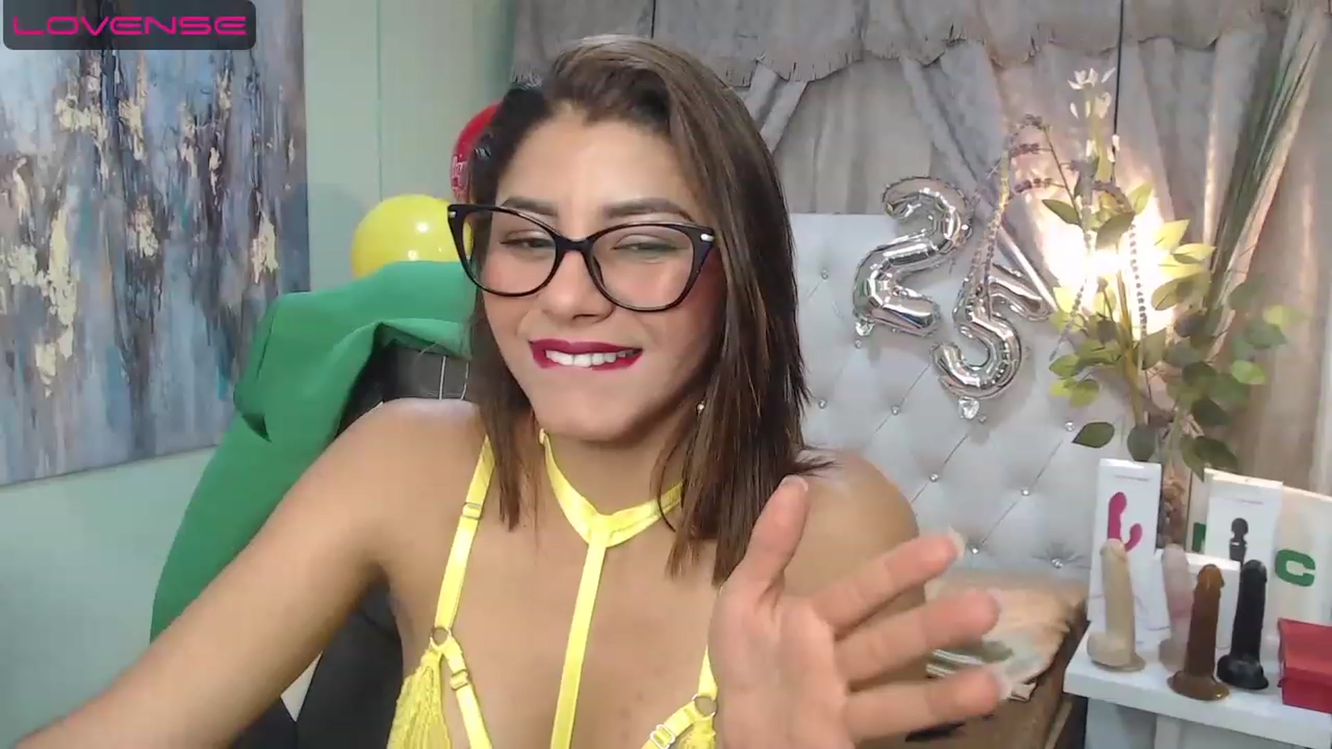Gallery image thumbnail from Sara__Ruiz's myfreecams stream on, 04/14/2023, 15:24 image 16 of 20