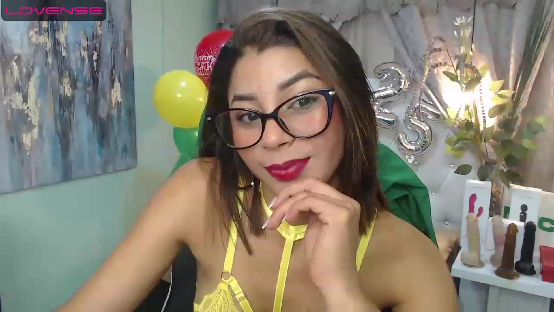 Gallery image thumbnail from Sara__Ruiz's myfreecams stream on, 04/14/2023, 15:24 image 19 of 20