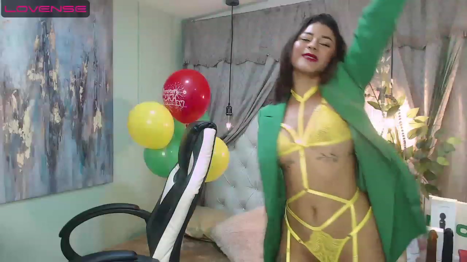 Gallery image thumbnail from Sara__Ruiz's myfreecams stream on, 04/14/2023, 15:52 image 19 of 20