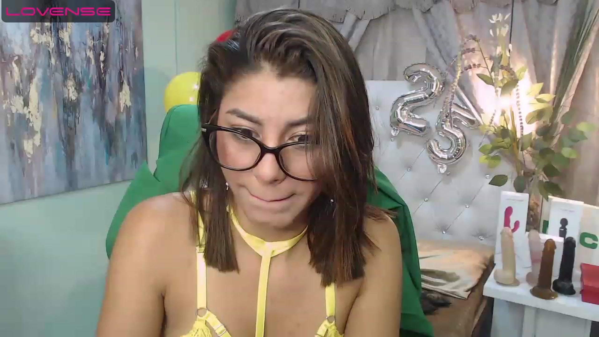 Gallery image thumbnail from Sara__Ruiz's myfreecams stream on, 04/14/2023, 15:52 image 3 of 20