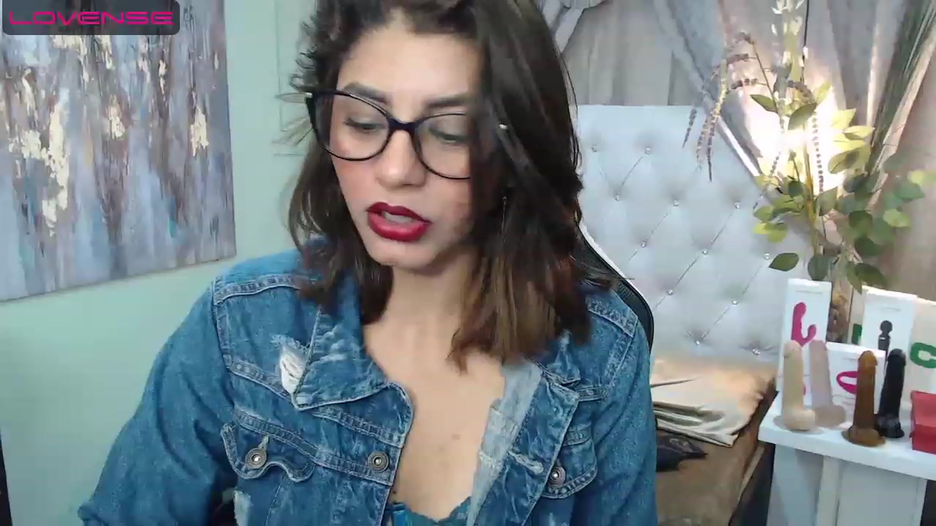Gallery image thumbnail from Sara__Ruiz's myfreecams stream on, 04/17/2023, 15:25 image 15 of 20