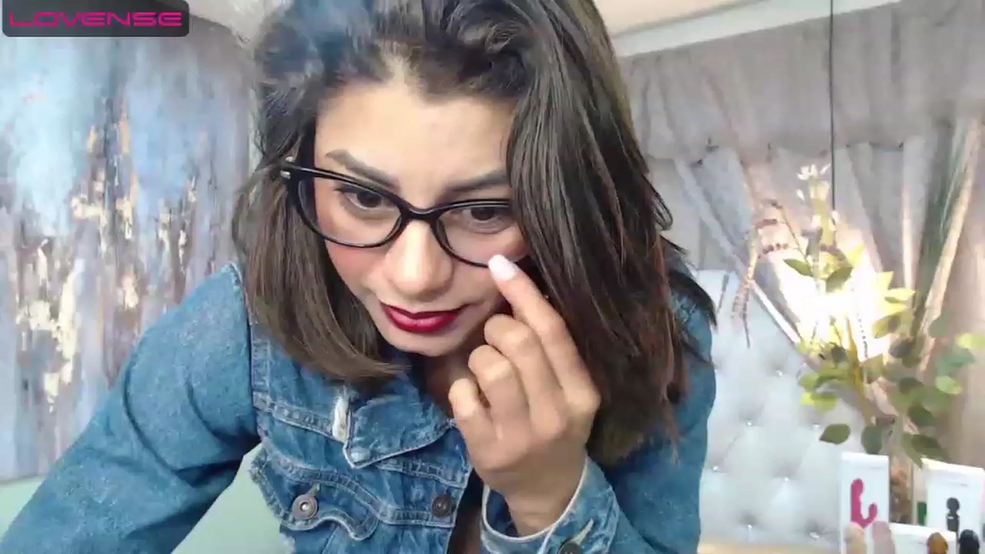Gallery image thumbnail from Sara__Ruiz's myfreecams stream on, 04/17/2023, 15:25 image 18 of 20