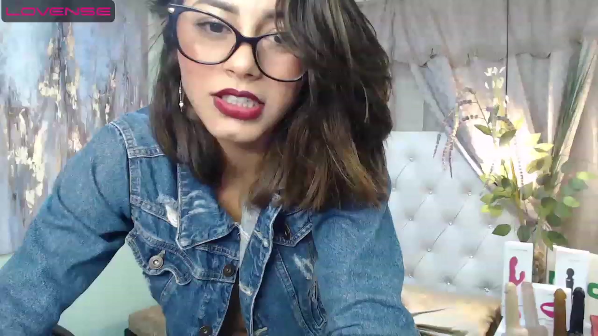 Gallery image thumbnail from Sara__Ruiz's myfreecams stream on, 04/17/2023, 15:25 image 10 of 20