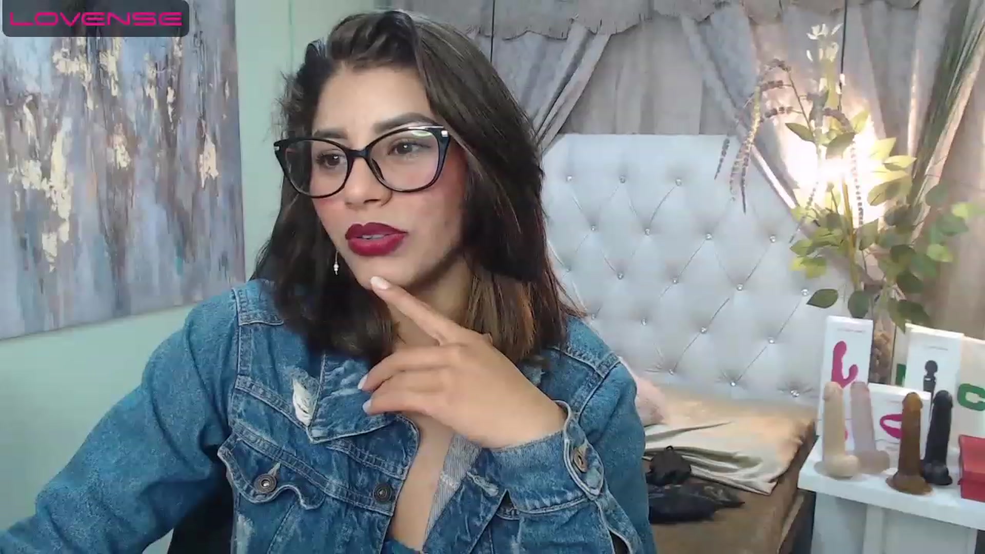 Gallery image thumbnail from Sara__Ruiz's myfreecams stream on, 04/17/2023, 15:25 image 6 of 20