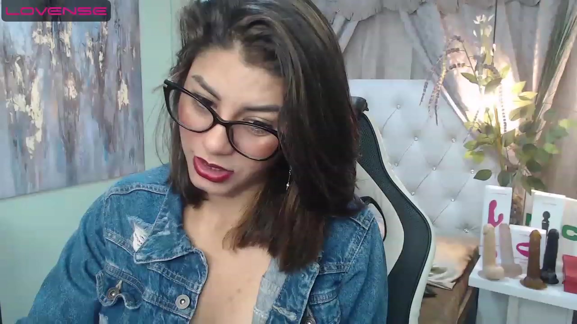 Gallery image thumbnail from Sara__Ruiz's myfreecams stream on, 04/17/2023, 15:25 image 8 of 20