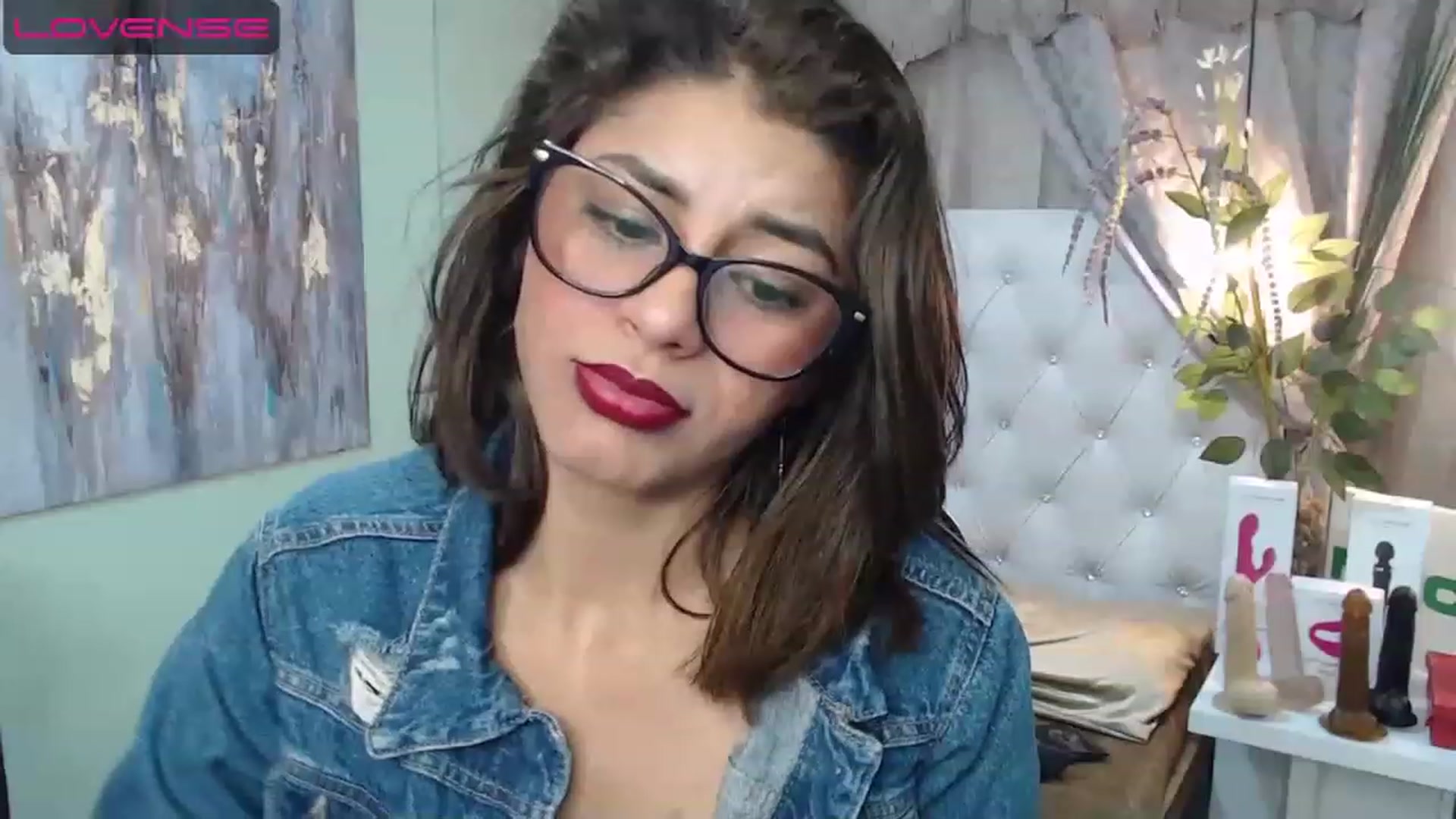 Gallery image thumbnail from Sara__Ruiz's myfreecams stream on, 04/17/2023, 15:25 image 19 of 20