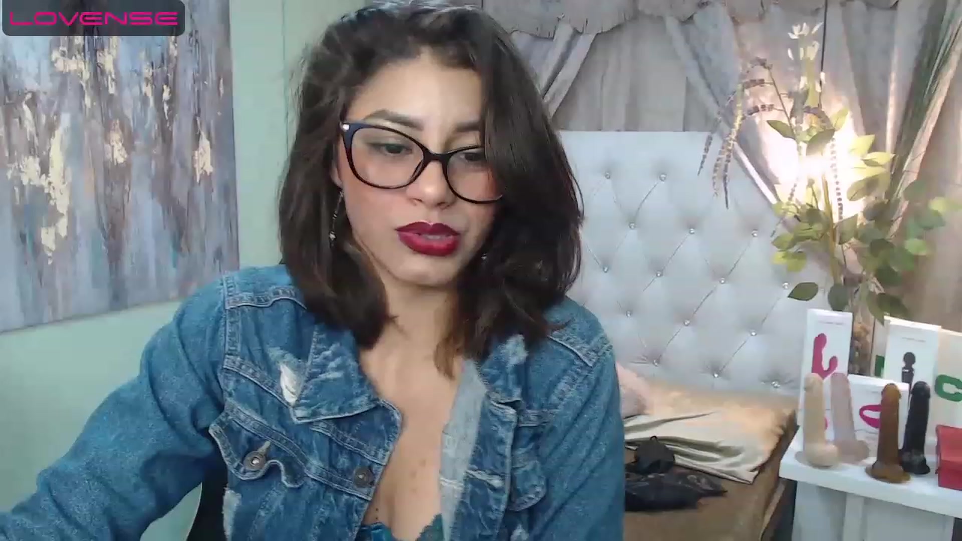 Gallery image thumbnail from Sara__Ruiz's myfreecams stream on, 04/17/2023, 15:25 image 4 of 20