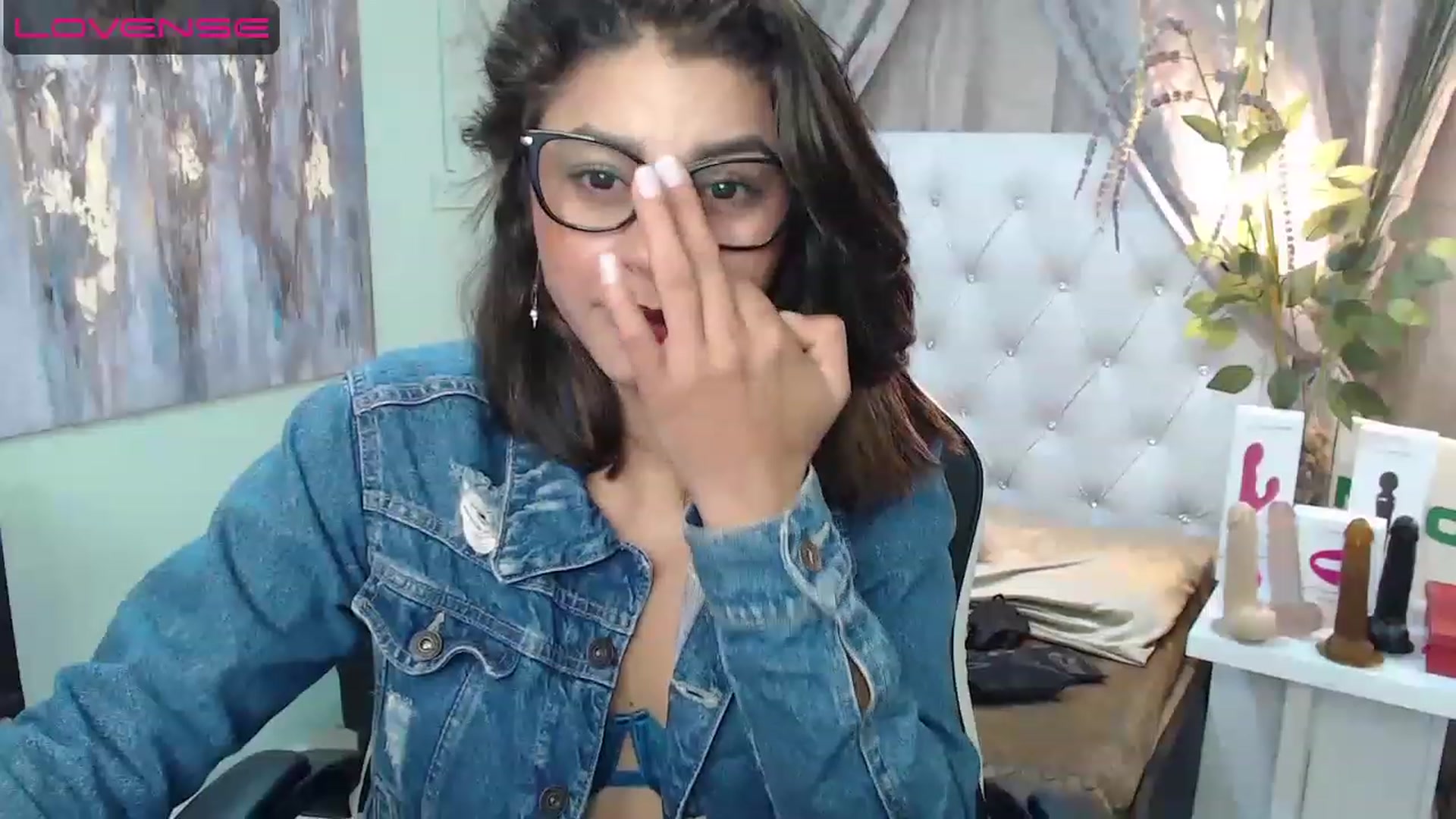 Gallery image thumbnail from Sara__Ruiz's myfreecams stream on, 04/17/2023, 15:25 image 11 of 20