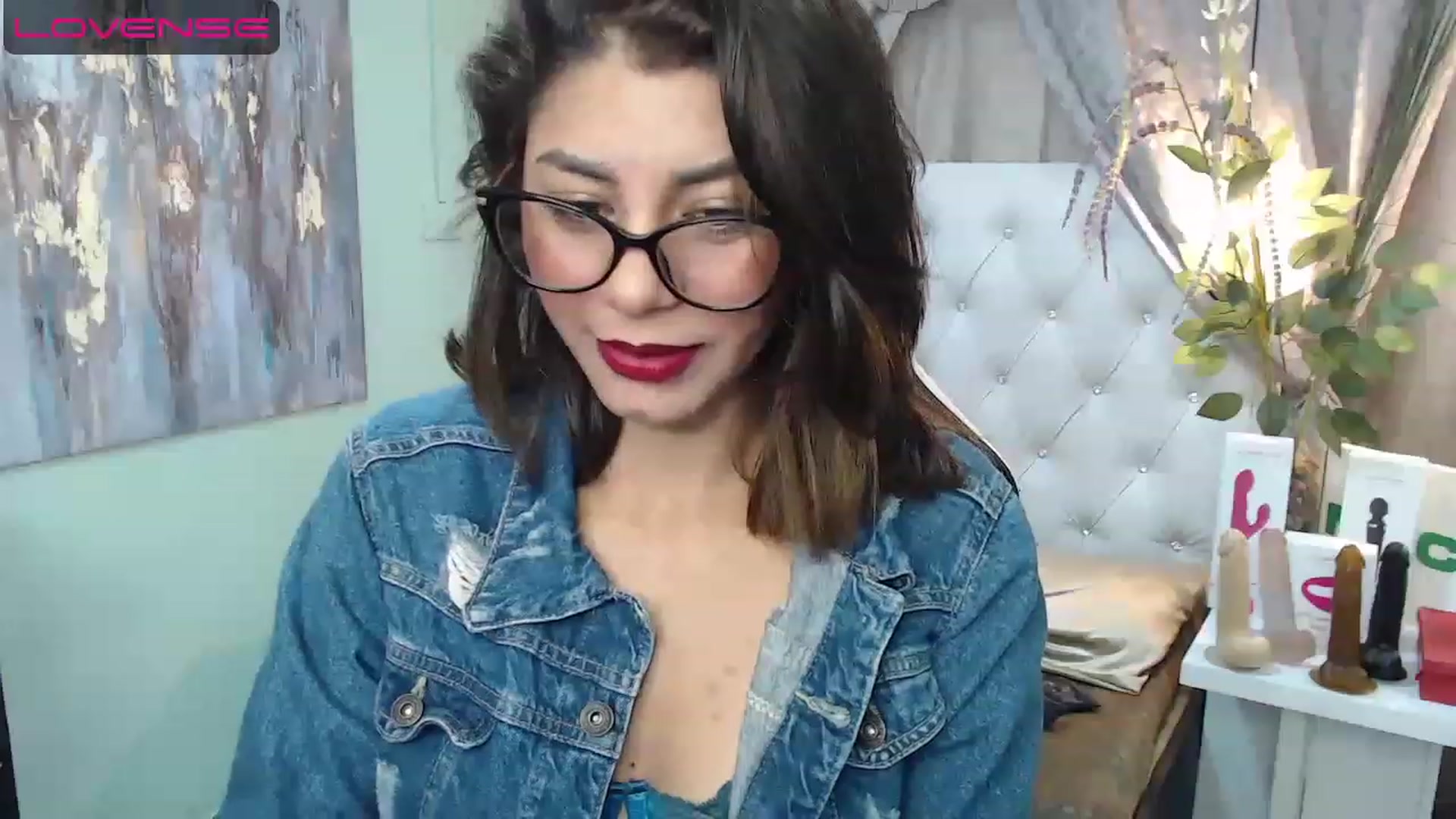 Gallery image thumbnail from Sara__Ruiz's myfreecams stream on, 04/17/2023, 15:25 image 14 of 20