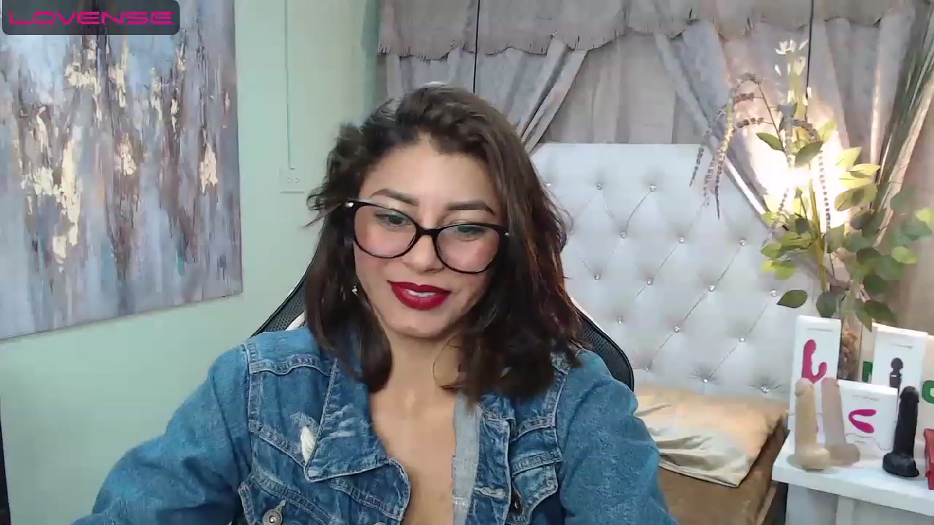 Gallery image thumbnail from Sara__Ruiz's myfreecams stream on, 04/17/2023, 17:00 image 20 of 20