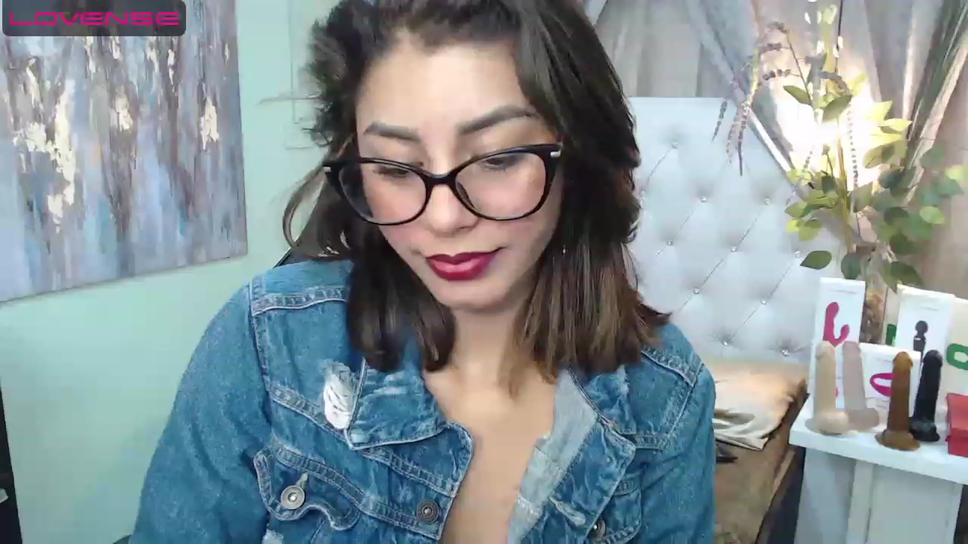 Gallery image thumbnail from Sara__Ruiz's myfreecams stream on, 04/17/2023, 17:00 image 13 of 20
