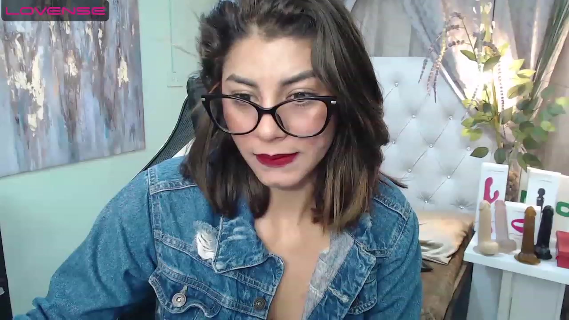 Gallery image thumbnail from Sara__Ruiz's myfreecams stream on, 04/17/2023, 17:00 image 15 of 20