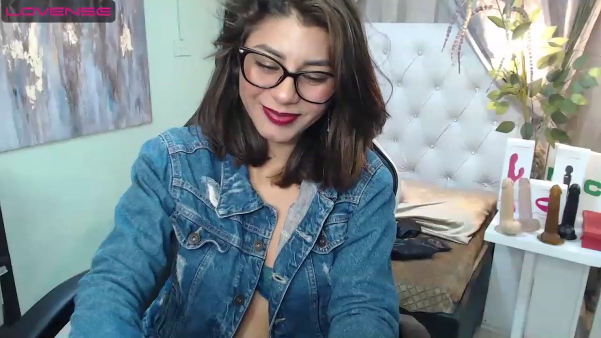 Gallery image thumbnail from Sara__Ruiz's myfreecams stream on, 04/17/2023, 17:00 image 3 of 20