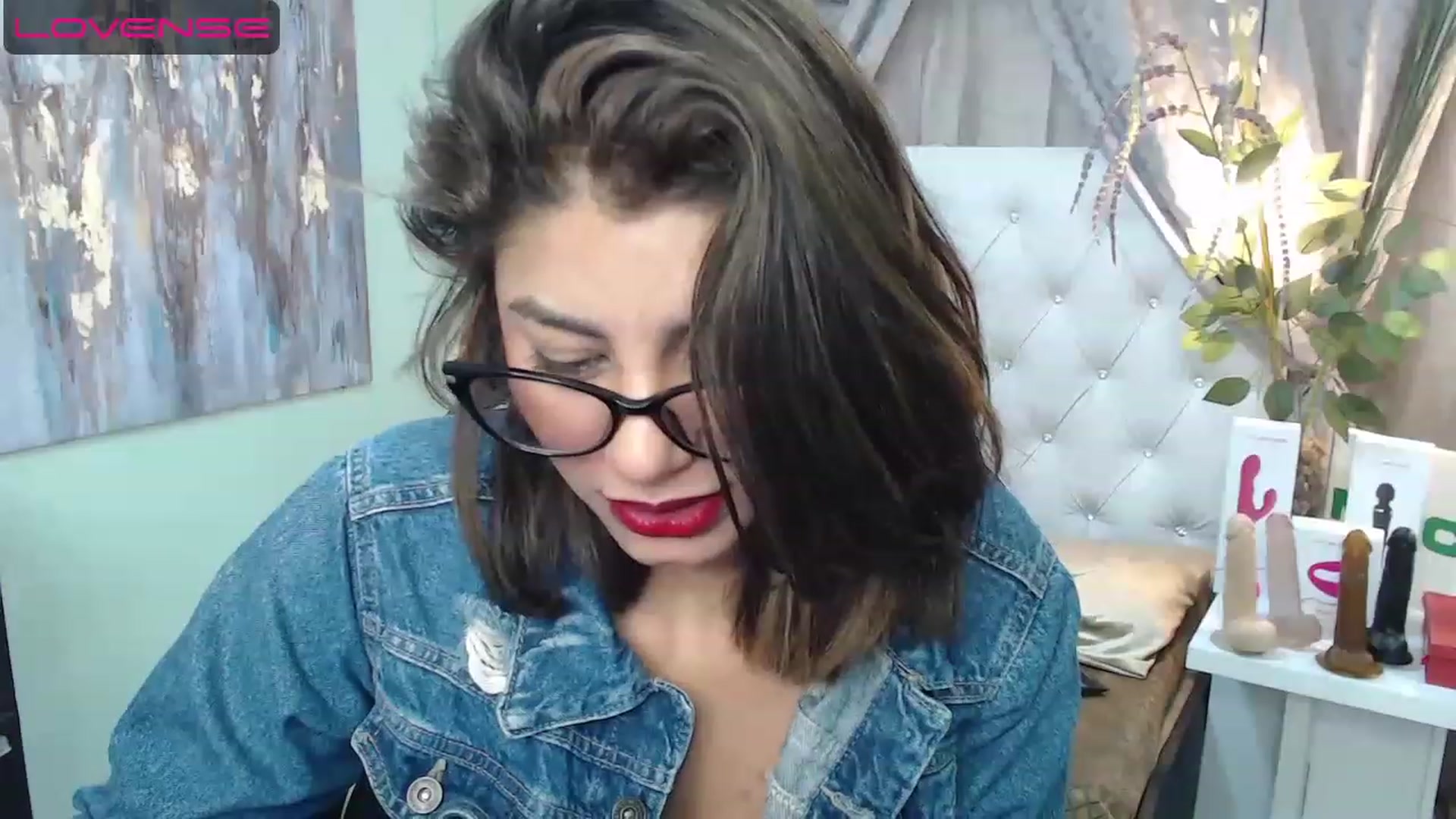 Gallery image thumbnail from Sara__Ruiz's myfreecams stream on, 04/17/2023, 17:00 image 16 of 20