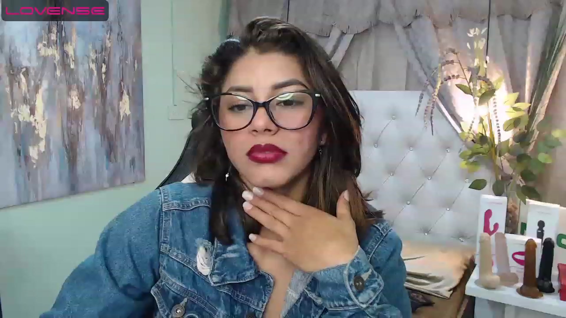Gallery image thumbnail from Sara__Ruiz's myfreecams stream on, 04/17/2023, 17:00 image 10 of 20