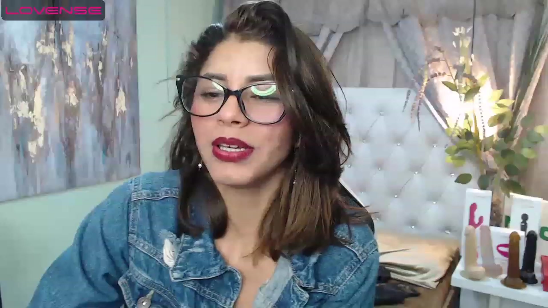 Gallery image thumbnail from Sara__Ruiz's myfreecams stream on, 04/17/2023, 17:00 image 11 of 20