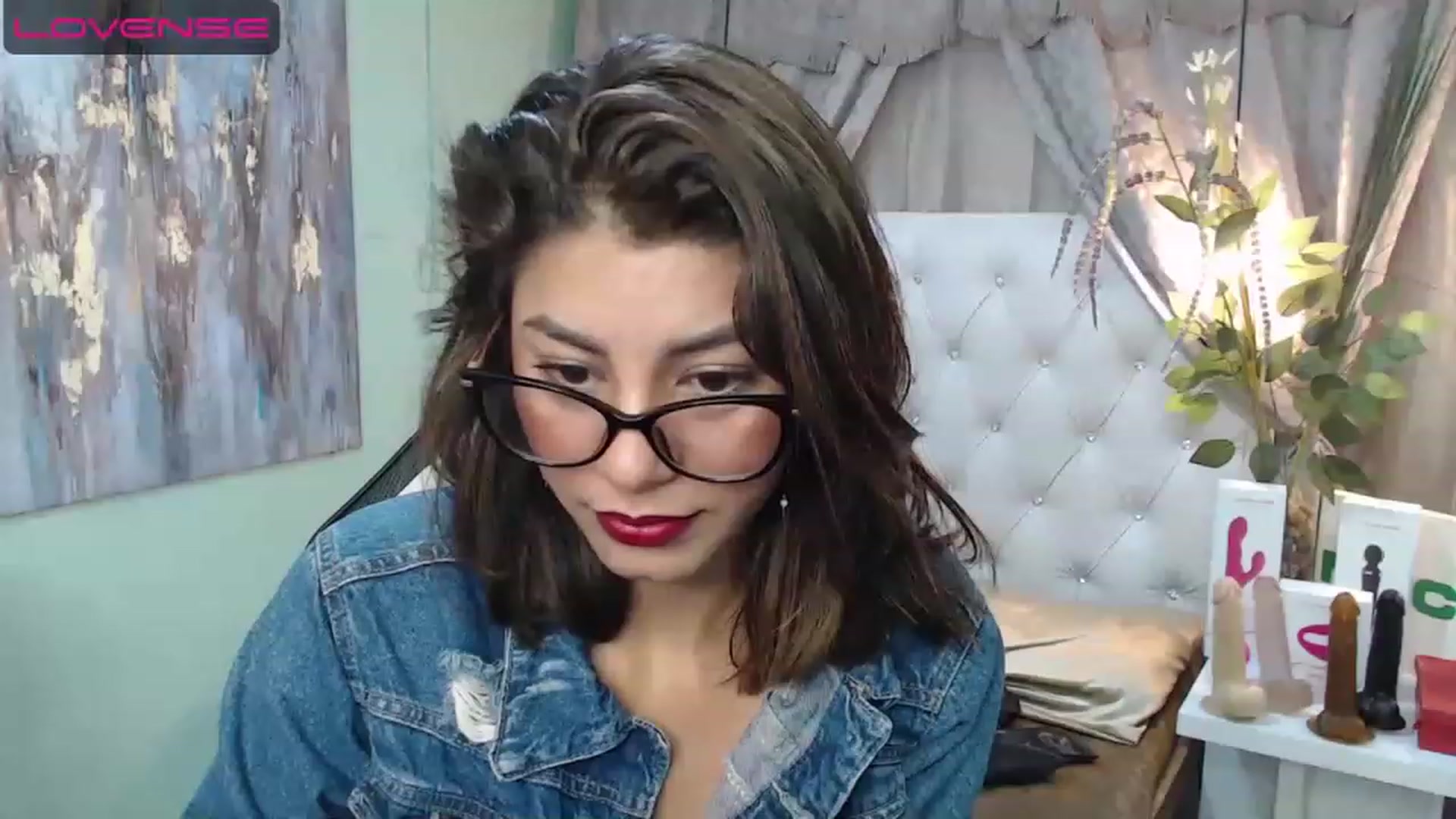 Gallery image thumbnail from Sara__Ruiz's myfreecams stream on, 04/17/2023, 17:00 image 1 of 20