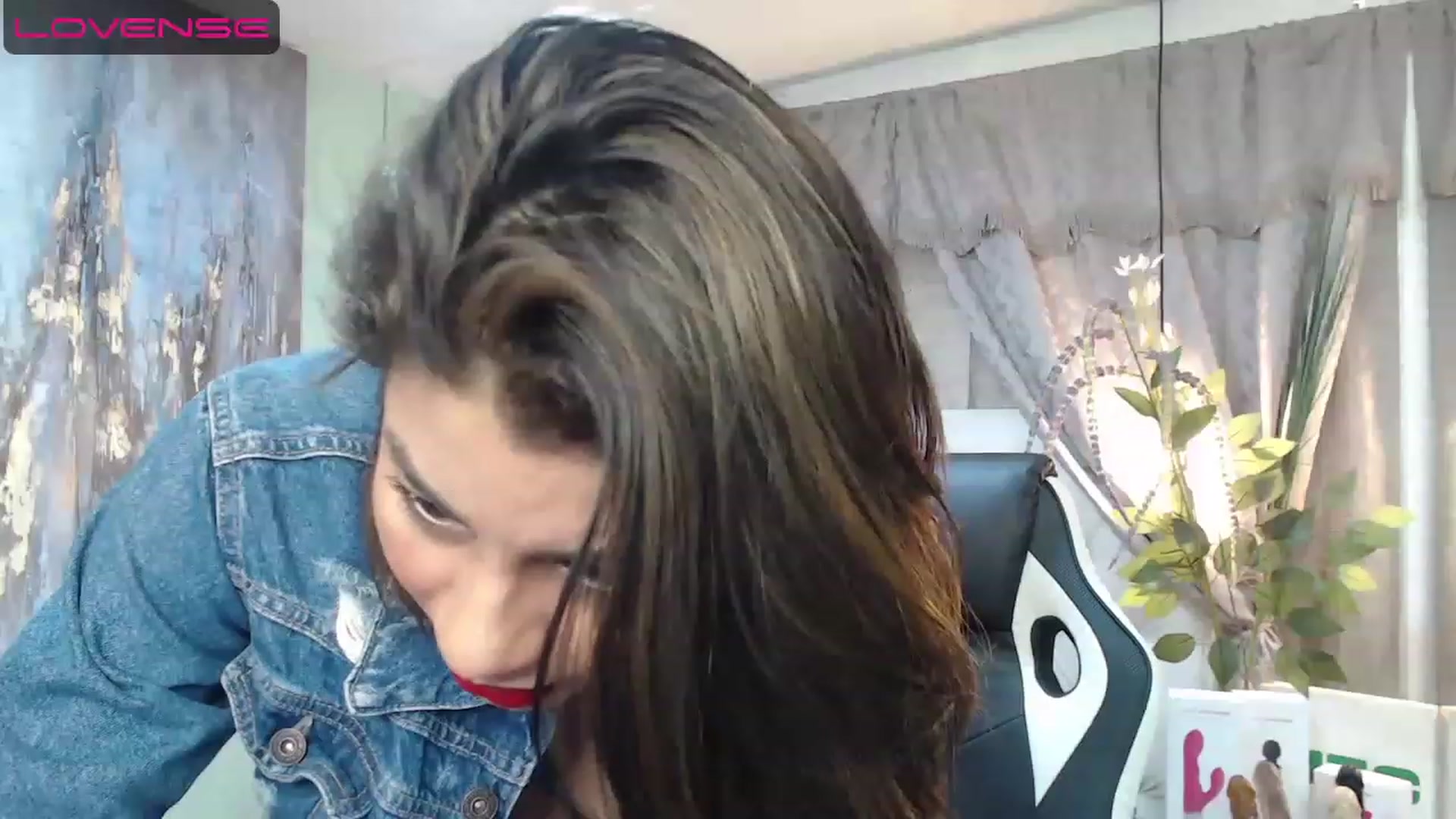 Gallery image thumbnail from Sara__Ruiz's myfreecams stream on, 04/17/2023, 18:02 image 4 of 20