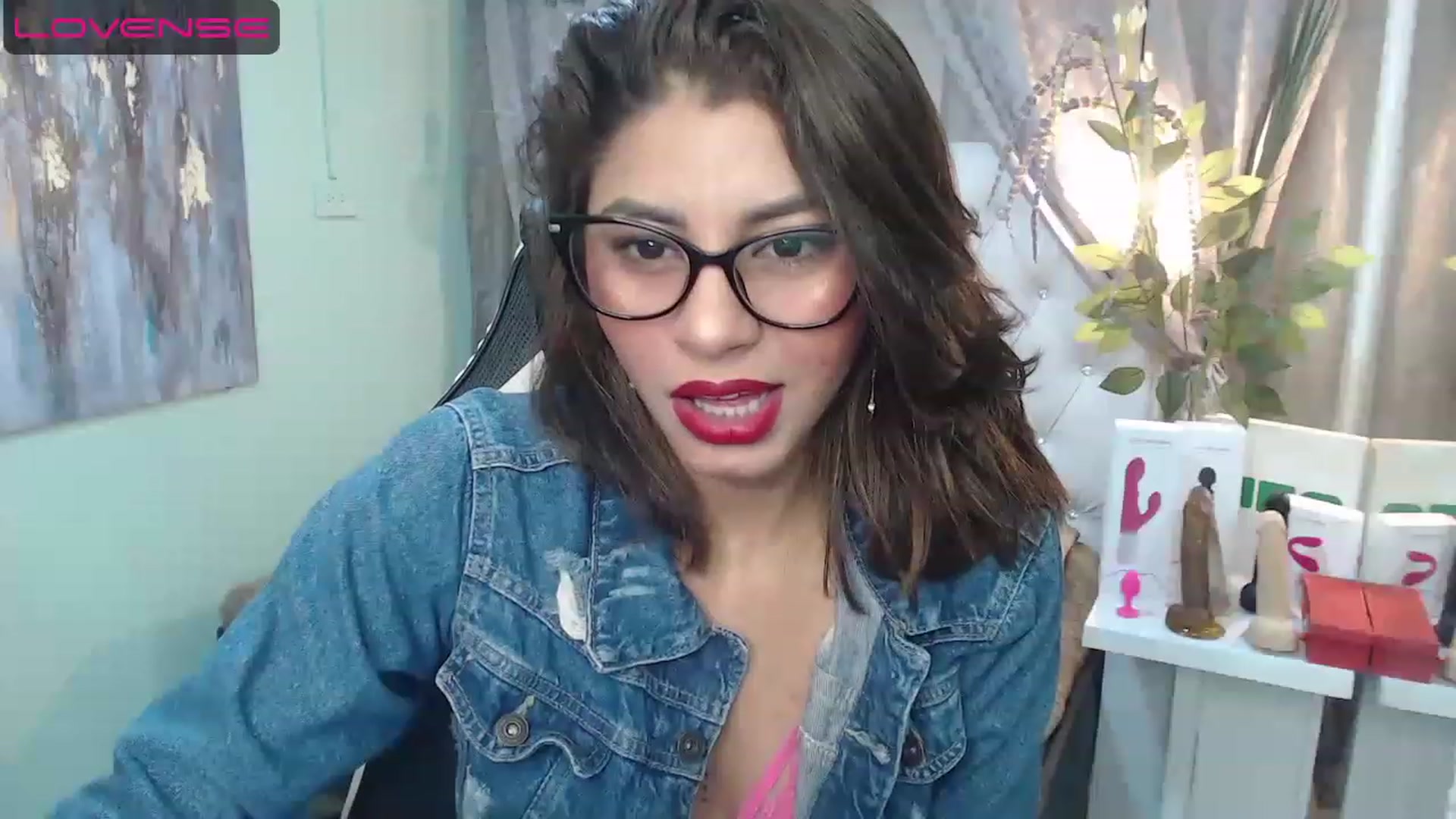 Gallery image thumbnail from Sara__Ruiz's myfreecams stream on, 04/20/2023, 14:20 image 20 of 20