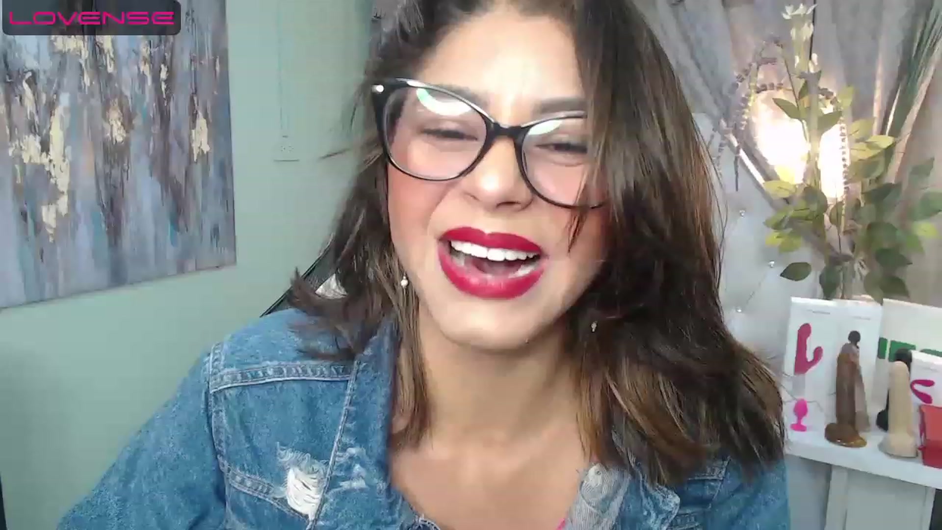 Gallery image thumbnail from Sara__Ruiz's myfreecams stream on, 04/20/2023, 14:20 image 6 of 20