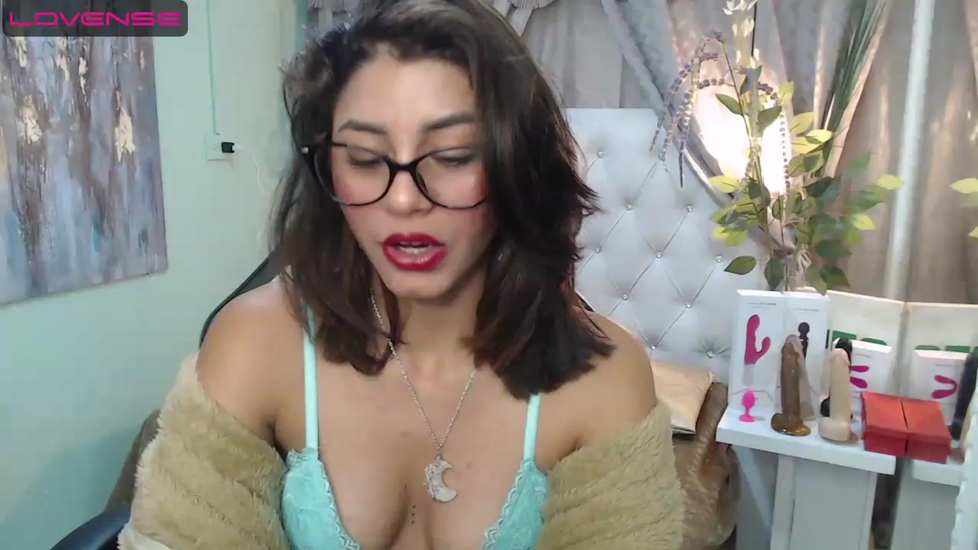 Gallery image thumbnail from Sara__Ruiz's myfreecams stream on, 04/22/2023, 14:54 image 20 of 20