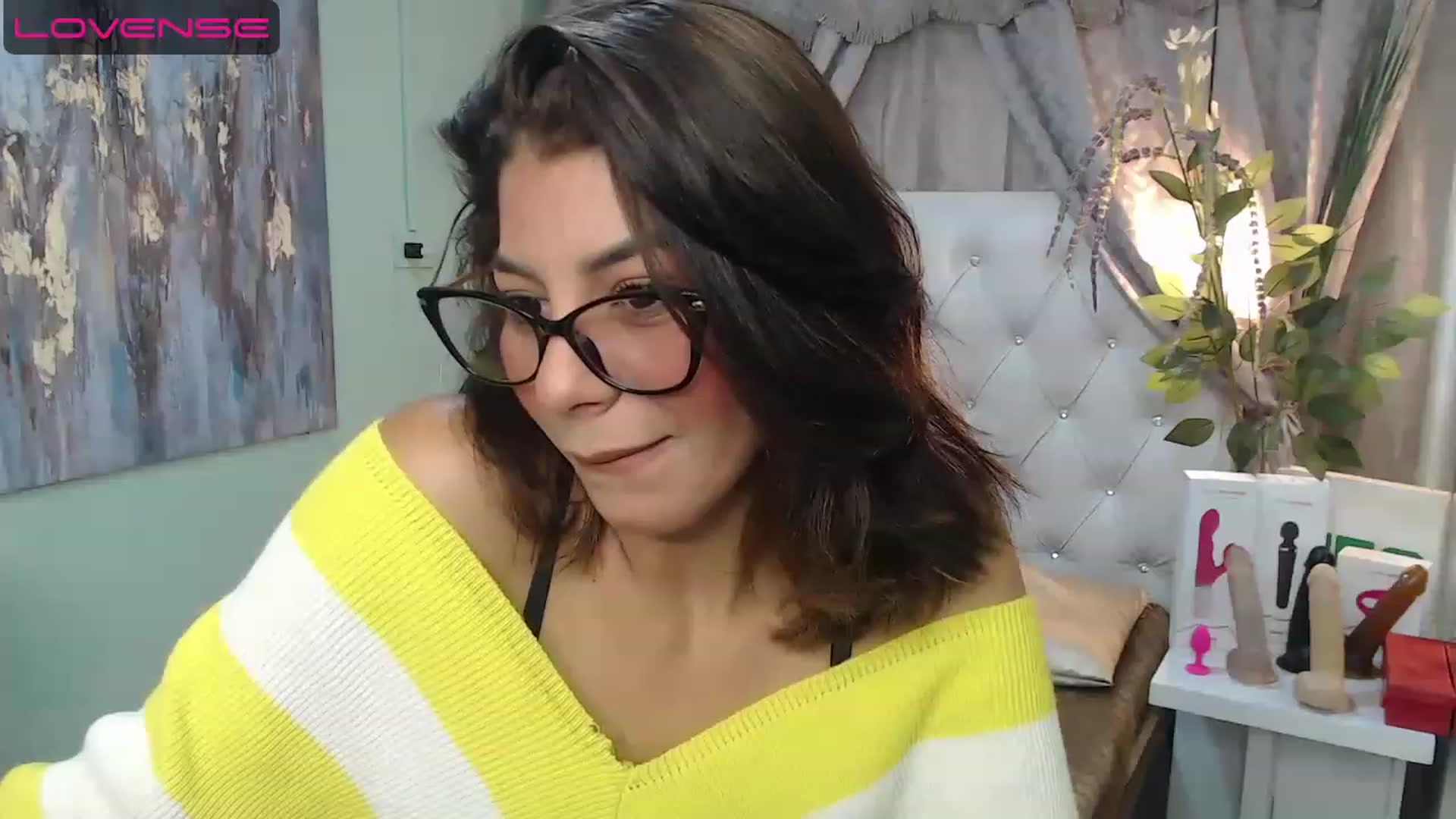 Gallery image thumbnail from Sara__Ruiz's myfreecams stream on, 04/24/2023, 13:03 image 4 of 20