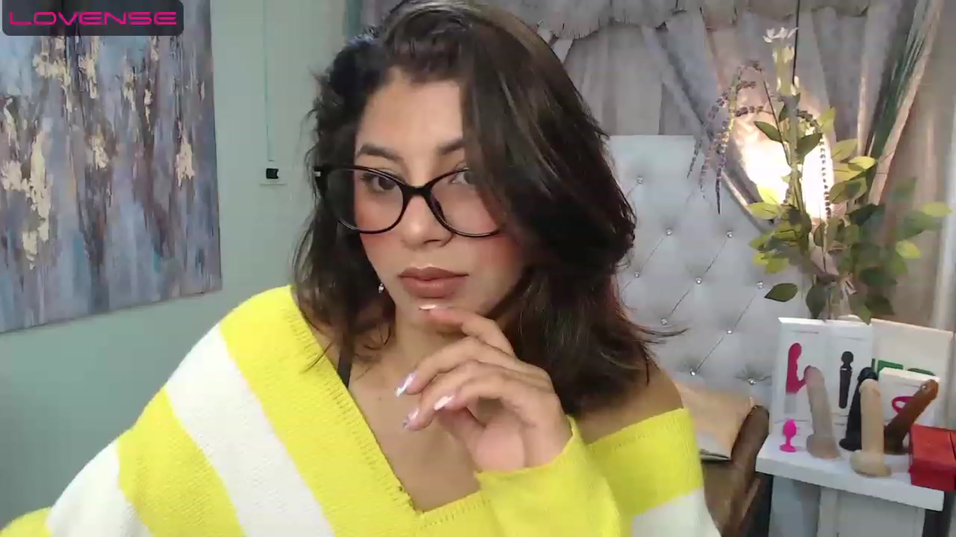 Gallery image thumbnail from Sara__Ruiz's myfreecams stream on, 04/24/2023, 13:03 image 6 of 20