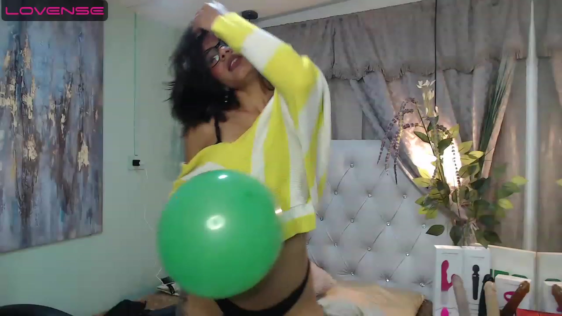 Gallery image thumbnail from Sara__Ruiz's myfreecams stream on, 04/24/2023, 13:03 image 13 of 20