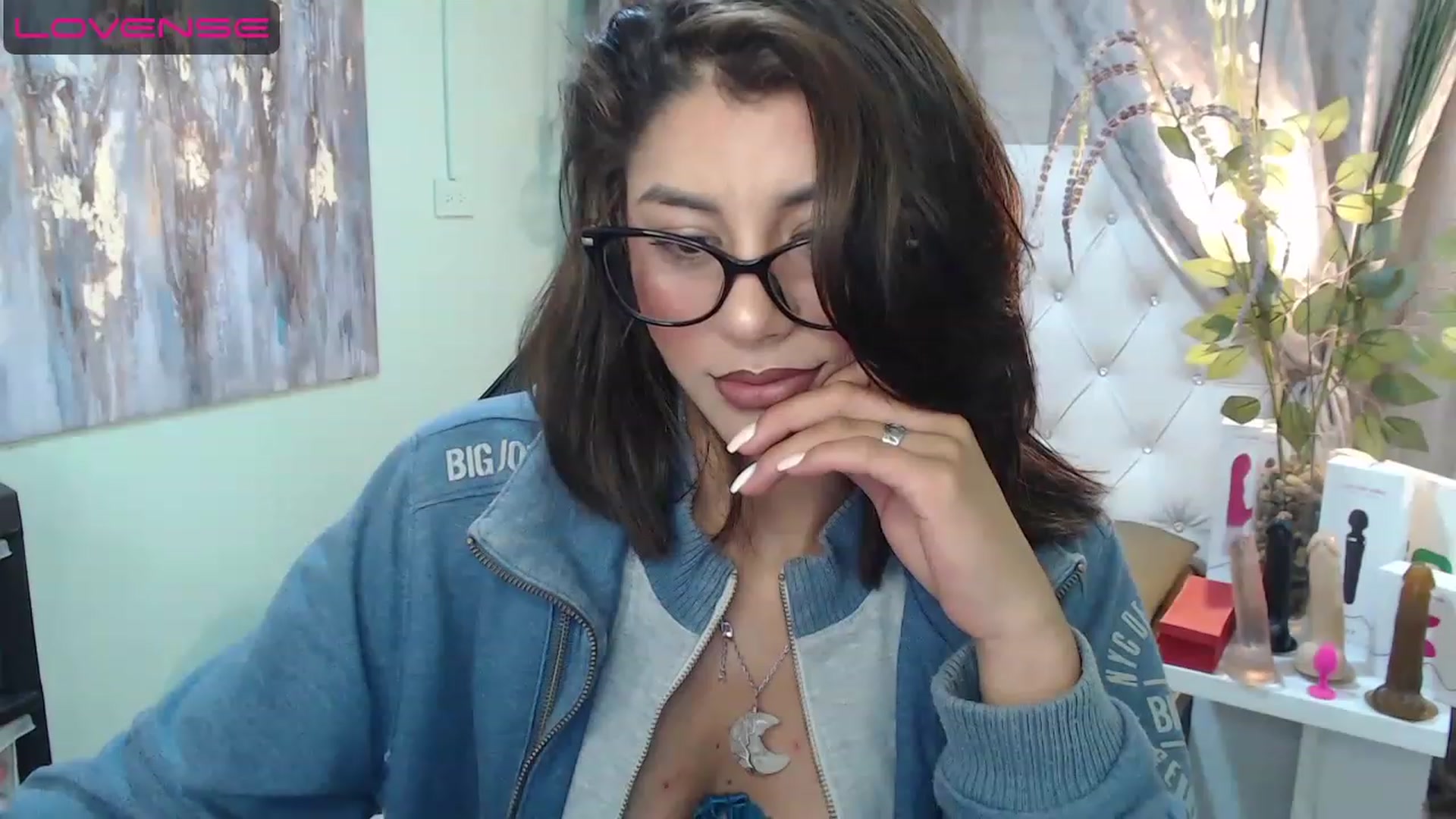 Gallery image thumbnail from Sara__Ruiz's myfreecams stream on, 04/28/2023, 15:21 image 13 of 20