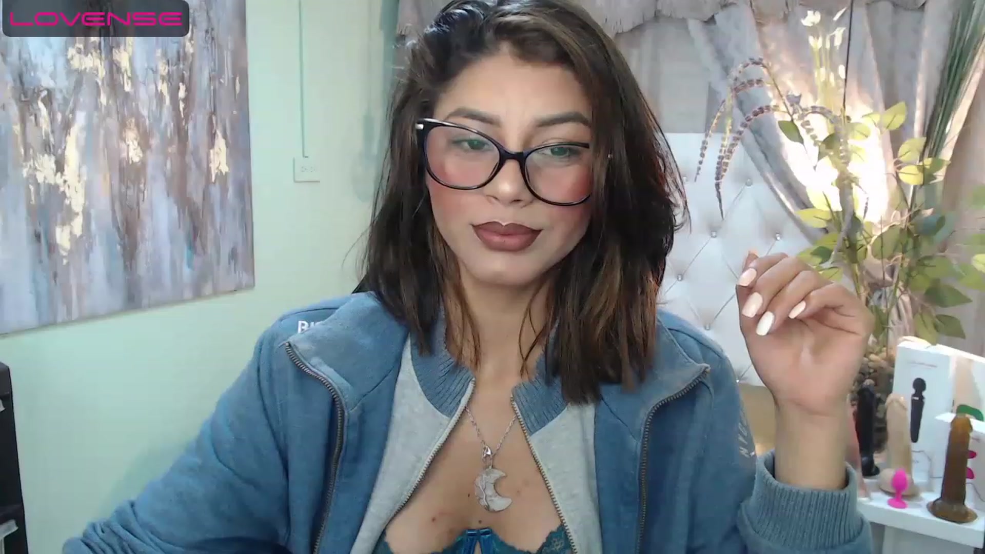 Gallery image thumbnail from Sara__Ruiz's myfreecams stream on, 04/28/2023, 15:21 image 2 of 20
