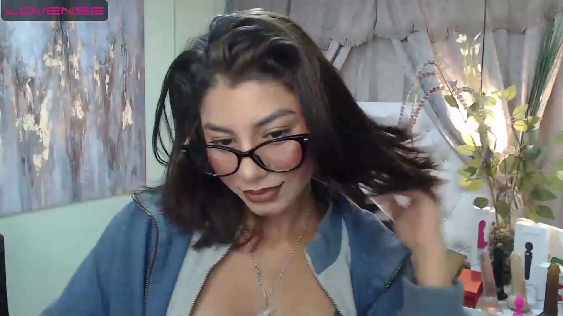 Gallery image thumbnail from Sara__Ruiz's myfreecams stream on, 04/28/2023, 15:21 image 14 of 20