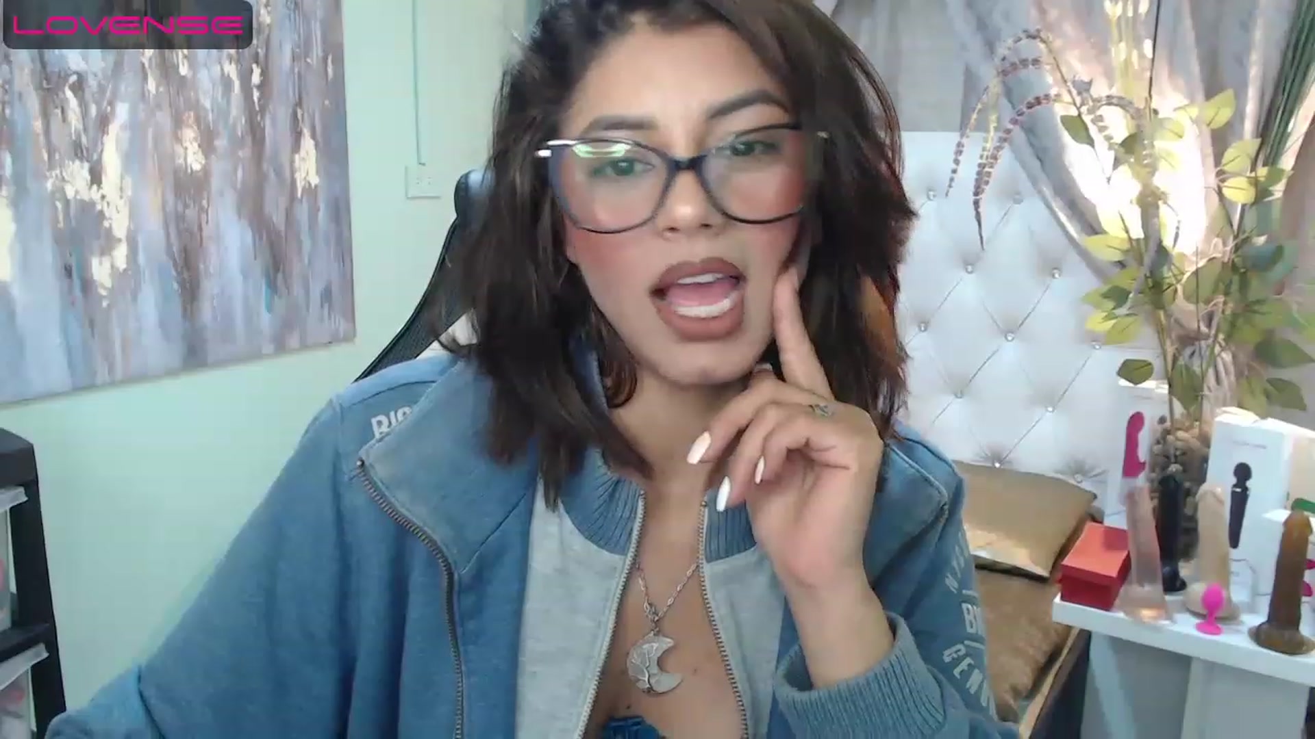 Gallery image thumbnail from Sara__Ruiz's myfreecams stream on, 04/28/2023, 16:26 image 4 of 20