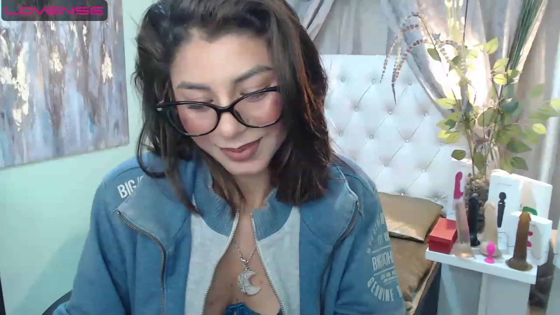 Gallery image thumbnail from Sara__Ruiz's myfreecams stream on, 04/28/2023, 16:26 image 17 of 20