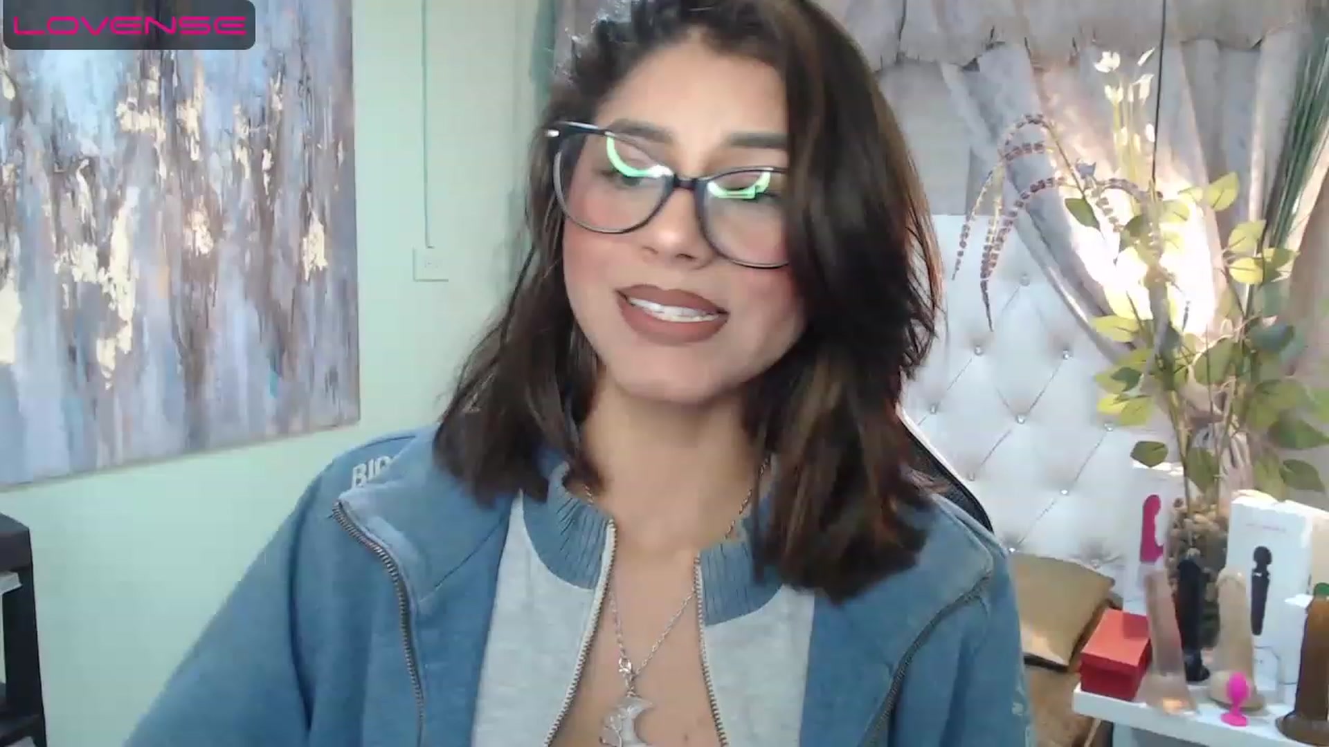 Gallery image thumbnail from Sara__Ruiz's myfreecams stream on, 04/28/2023, 16:26 image 1 of 20