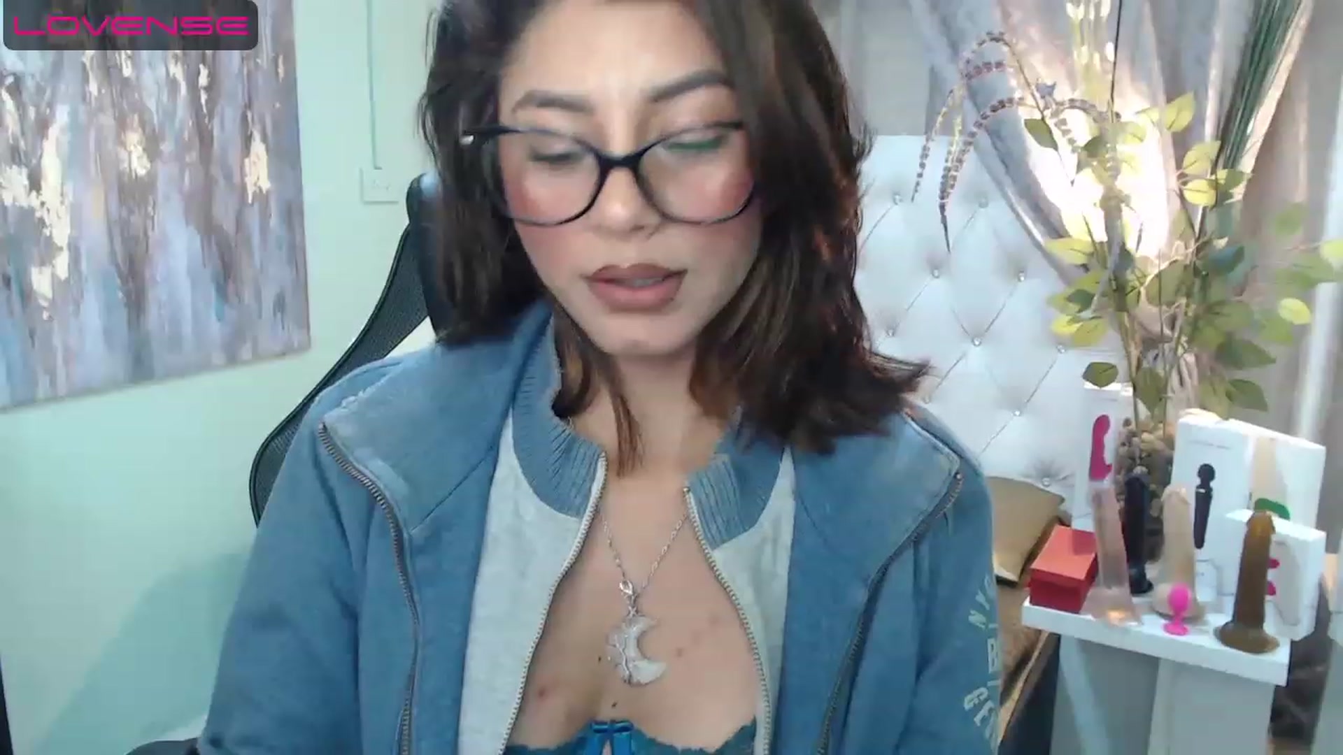 Gallery image thumbnail from Sara__Ruiz's myfreecams stream on, 04/28/2023, 16:26 image 11 of 20