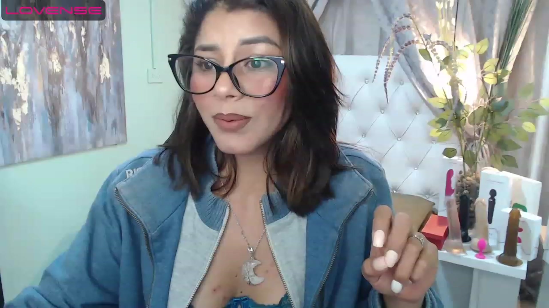 Gallery image thumbnail from Sara__Ruiz's myfreecams stream on, 04/28/2023, 16:26 image 7 of 20