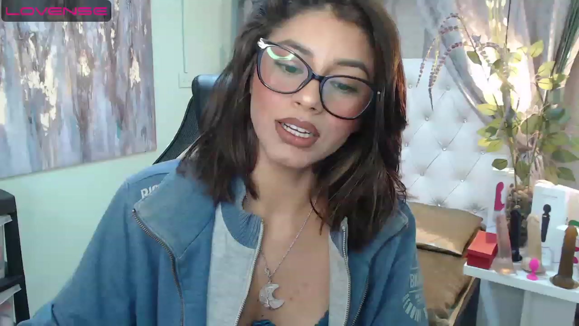 Gallery image thumbnail from Sara__Ruiz's myfreecams stream on, 04/28/2023, 16:26 image 3 of 20