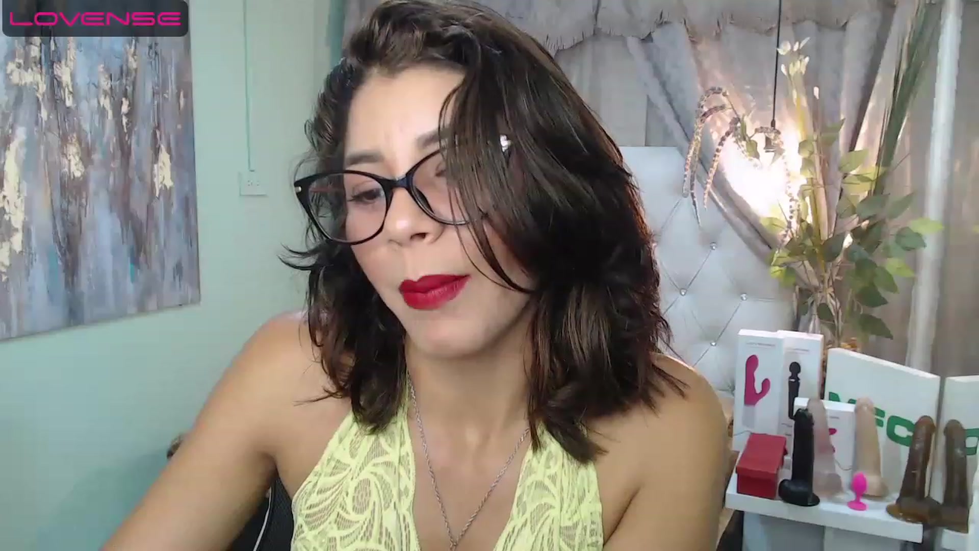 Gallery image thumbnail from Sara__Ruiz's myfreecams stream on, 05/02/2023, 14:28 image 11 of 20