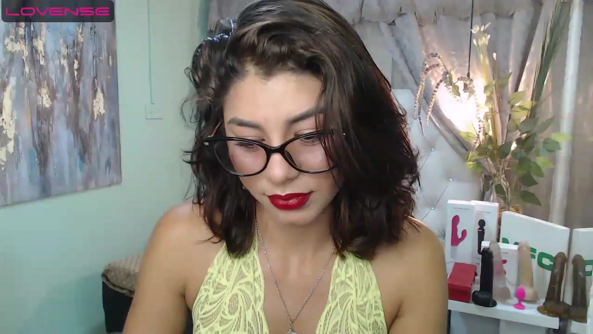Gallery image thumbnail from Sara__Ruiz's myfreecams stream on, 05/02/2023, 14:28 image 10 of 20