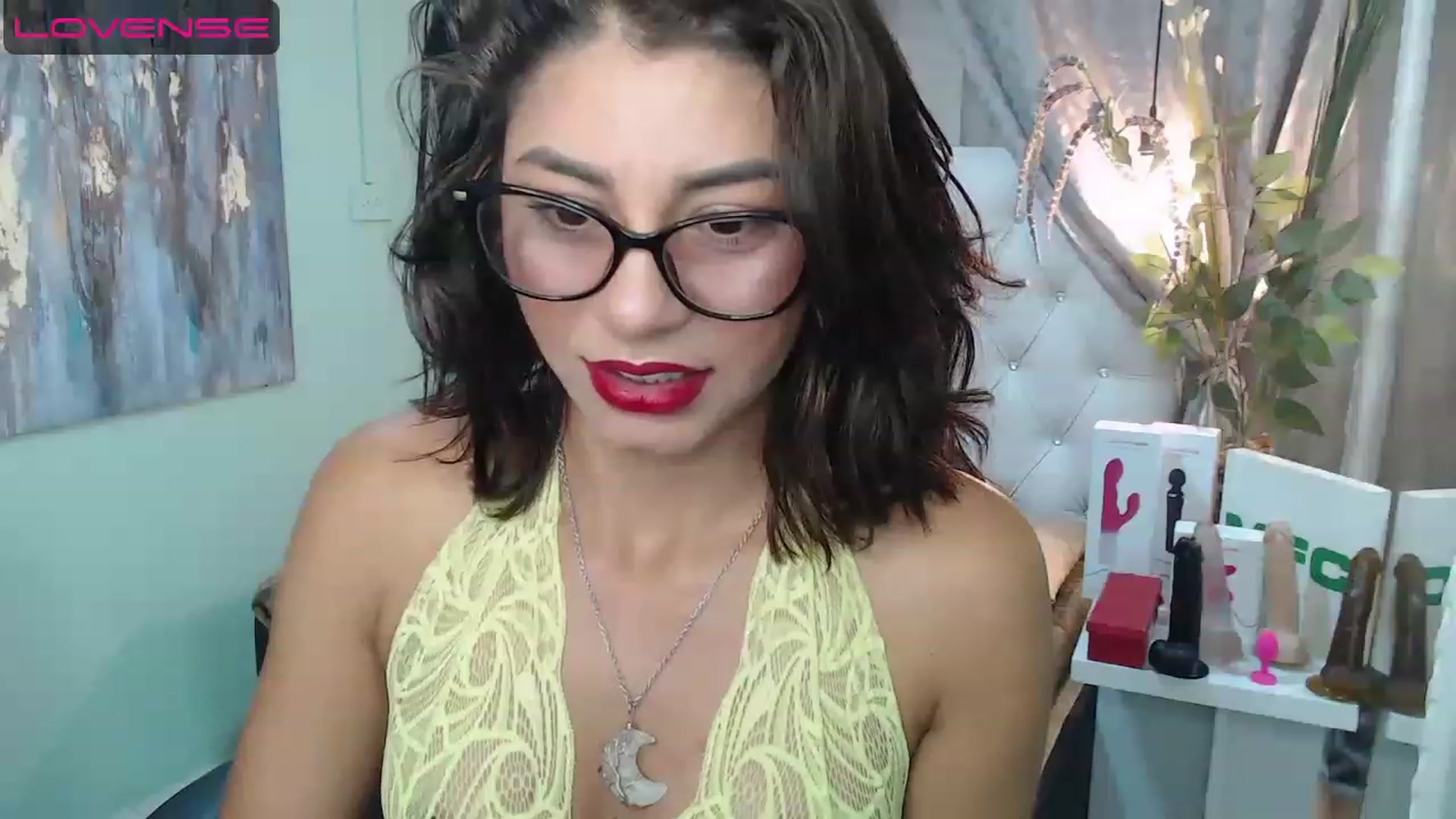 Gallery image thumbnail from Sara__Ruiz's myfreecams stream on, 05/02/2023, 14:28 image 5 of 20