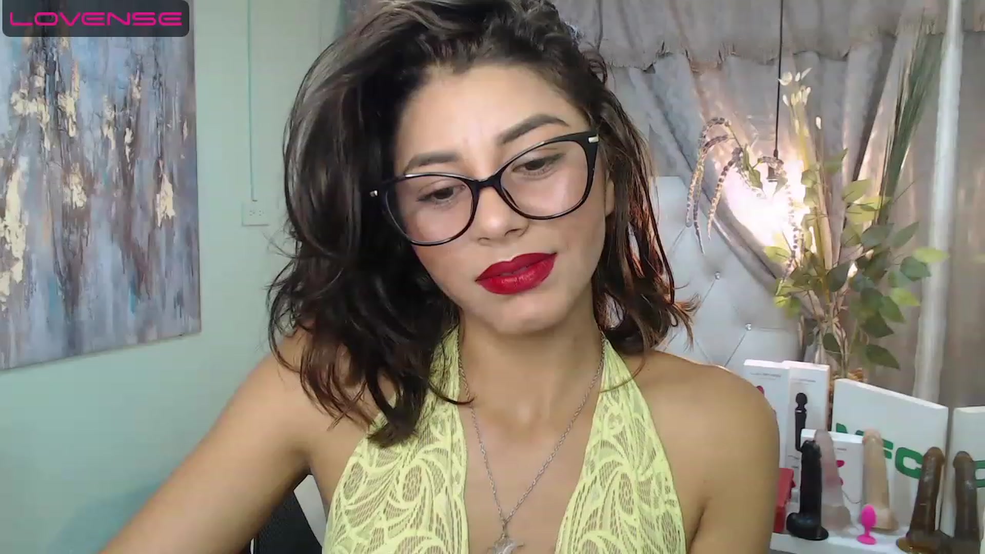 Gallery image thumbnail from Sara__Ruiz's myfreecams stream on, 05/02/2023, 14:28 image 18 of 20