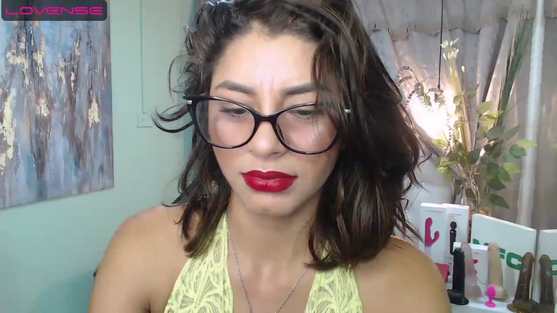 Gallery image thumbnail from Sara__Ruiz's myfreecams stream on, 05/02/2023, 14:28 image 14 of 20