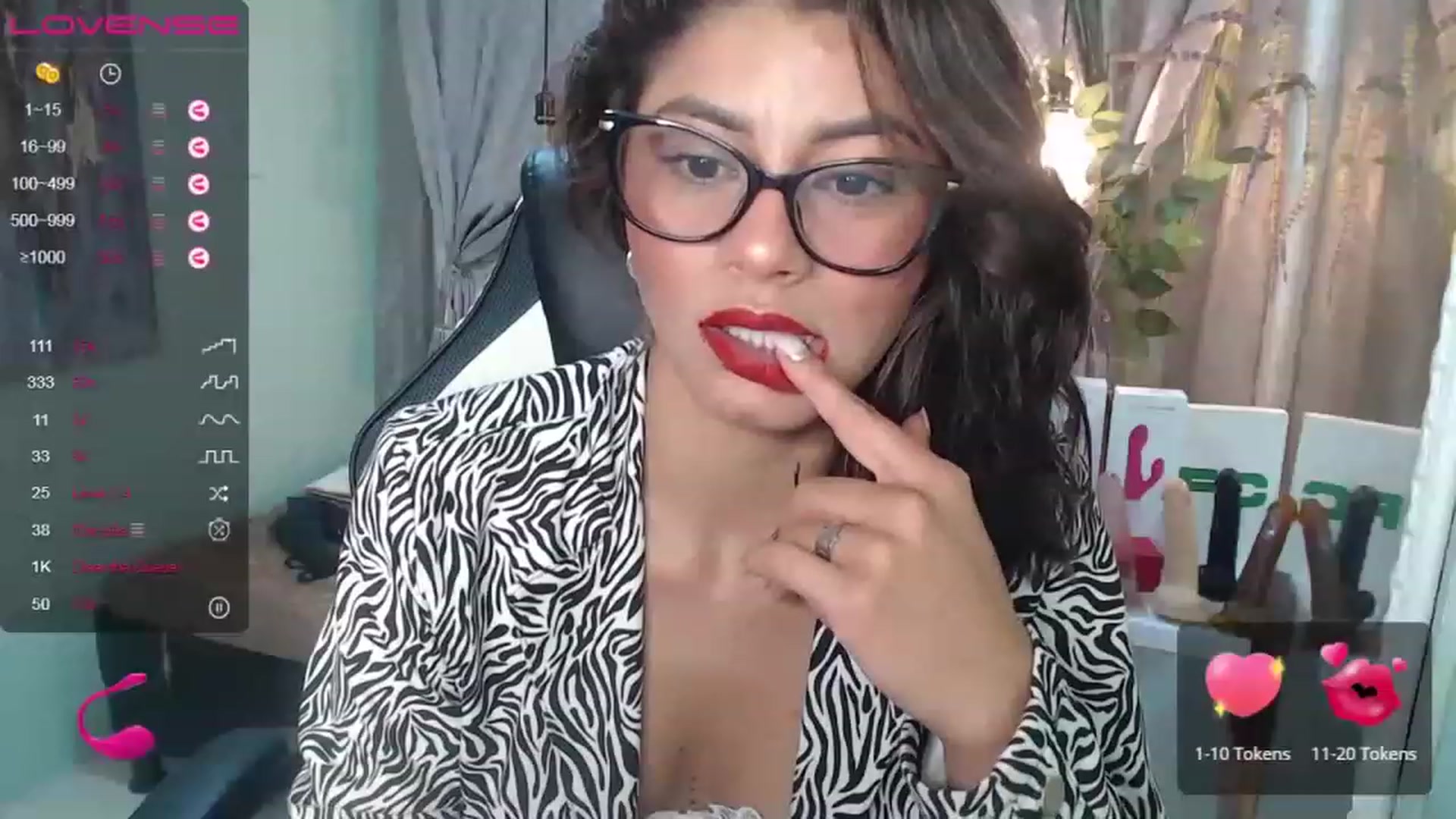 Gallery image thumbnail from Sara__Ruiz's myfreecams stream on, 05/17/2023, 15:04 image 16 of 20
