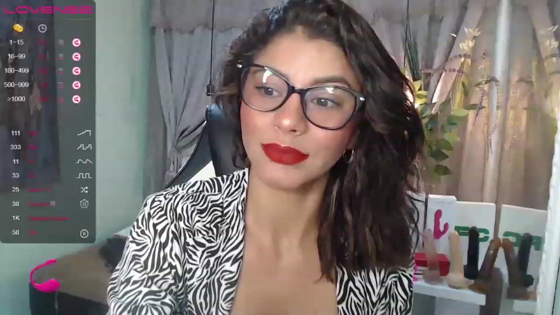 Gallery image thumbnail from Sara__Ruiz's myfreecams stream on, 05/17/2023, 15:04 image 10 of 20
