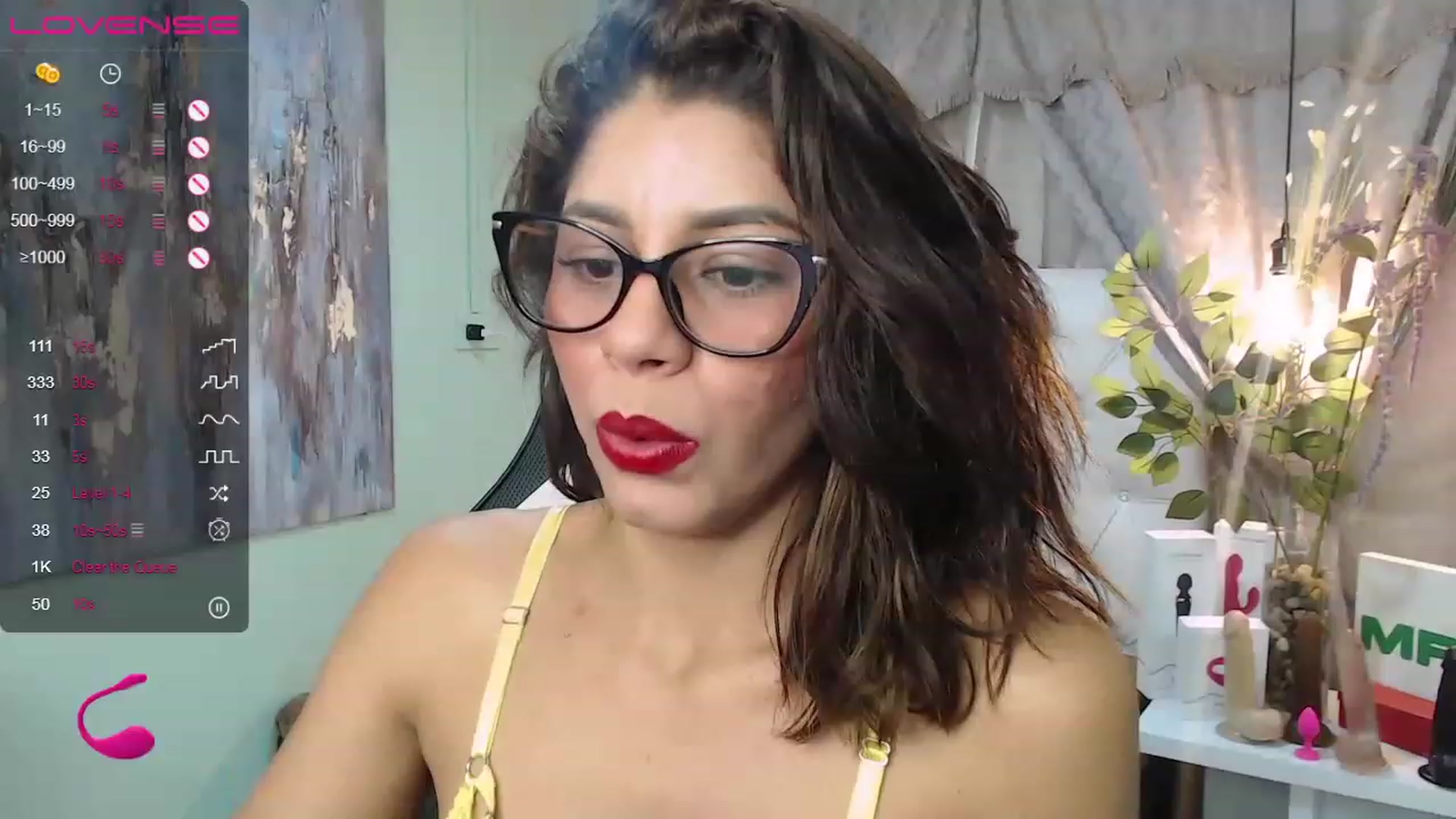 Gallery image thumbnail from Sara__Ruiz's myfreecams stream on, 05/29/2023, 15:22 image 19 of 20