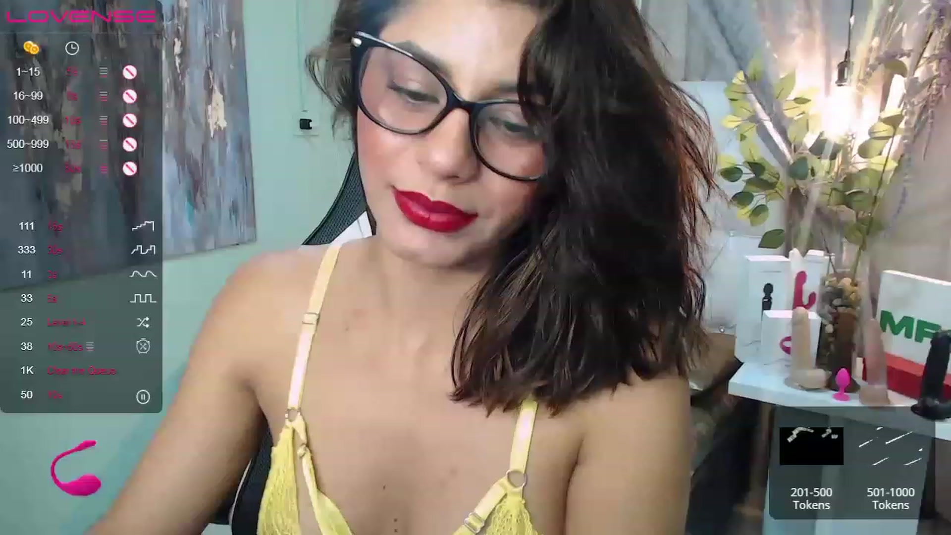 Gallery image thumbnail from Sara__Ruiz's myfreecams stream on, 05/29/2023, 15:22 image 17 of 20