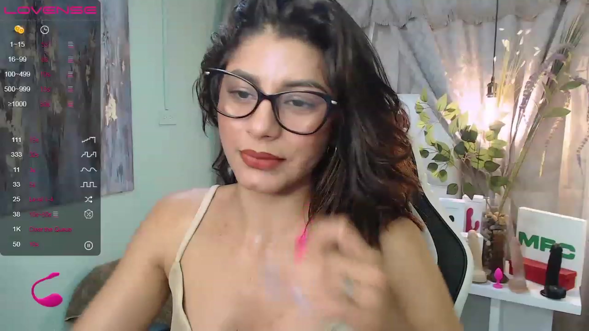 Gallery image thumbnail from Sara__Ruiz's myfreecams stream on, 05/31/2023, 18:04 image 18 of 20