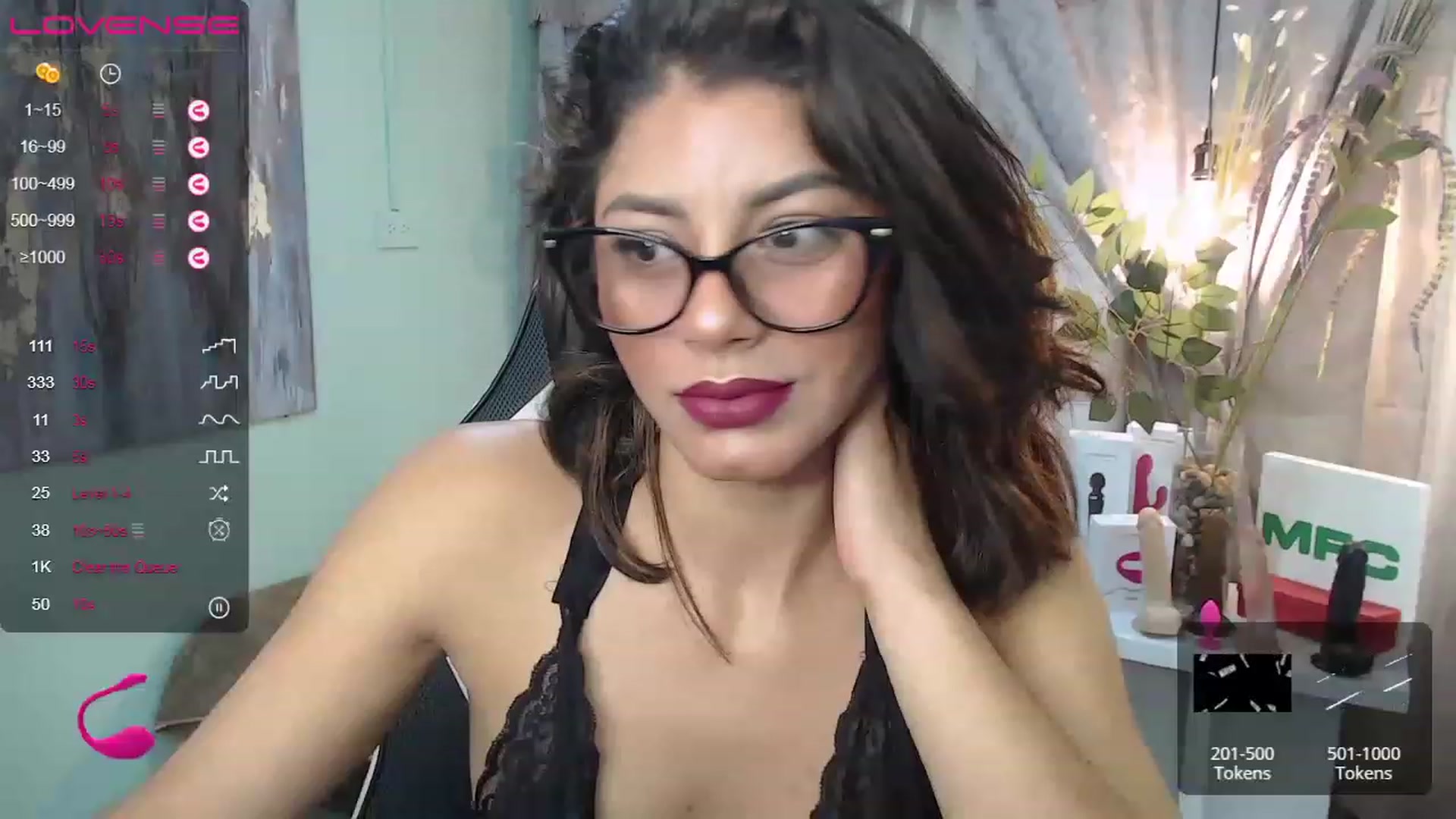 Gallery image thumbnail from Sara__Ruiz's myfreecams stream on, 06/03/2023, 14:06 image 12 of 20