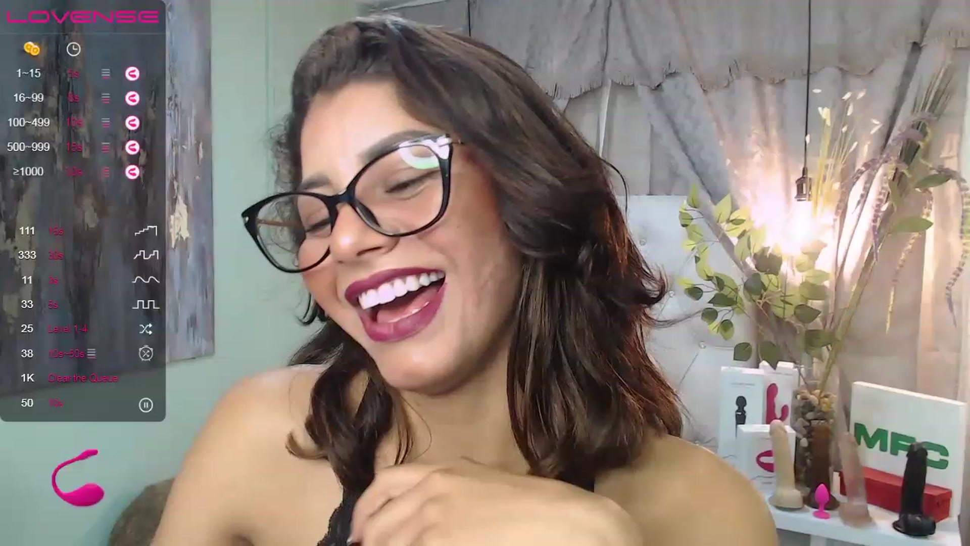 Gallery image thumbnail from Sara__Ruiz's myfreecams stream on, 06/03/2023, 15:21 image 10 of 20