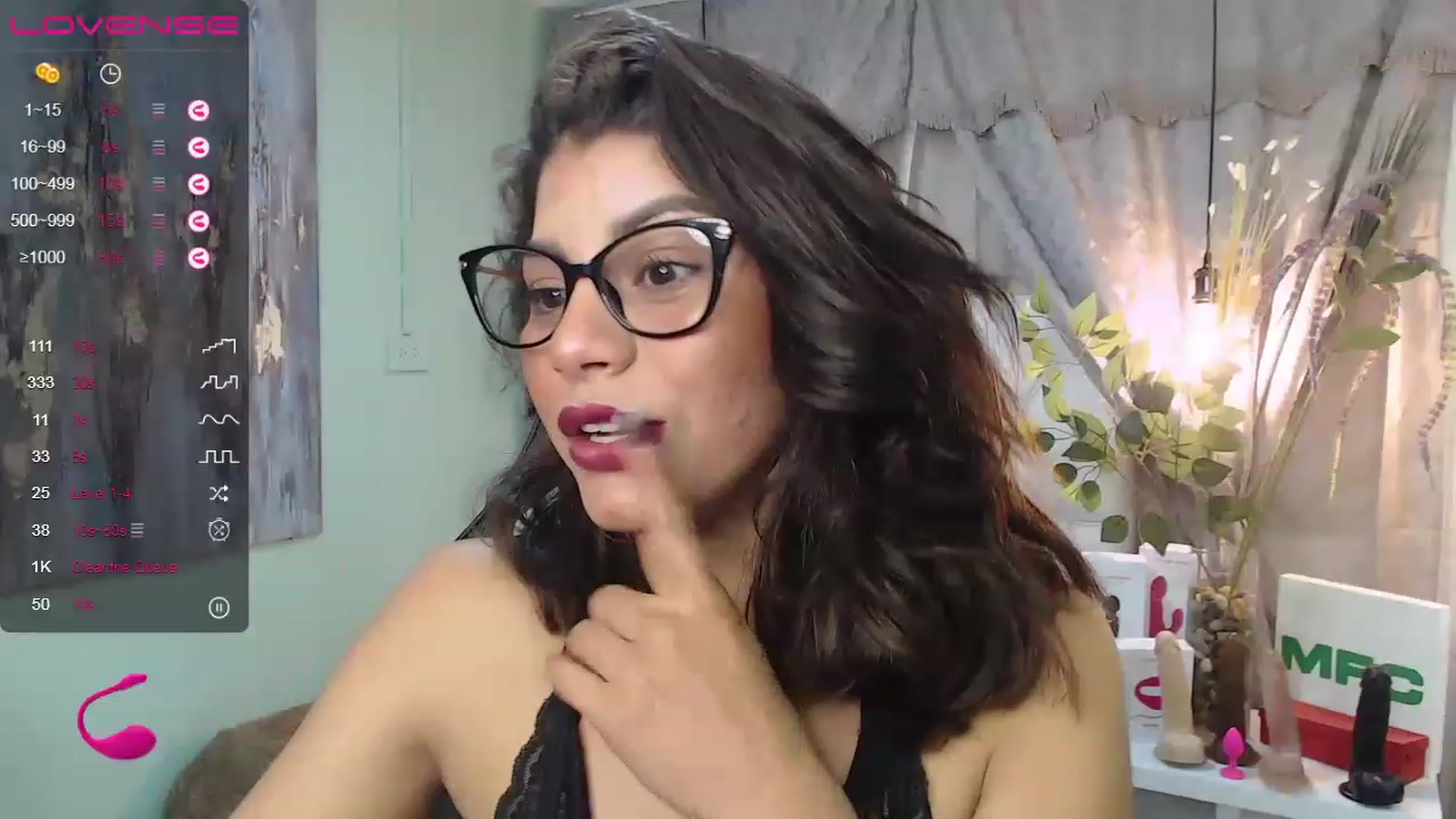 Gallery image thumbnail from Sara__Ruiz's myfreecams stream on, 06/03/2023, 15:21 image 12 of 20